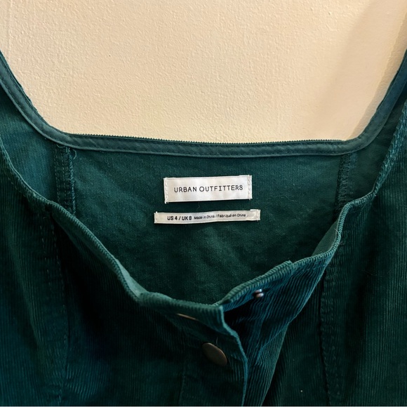 UO Green Corduroy dress - Picture 4 of 6